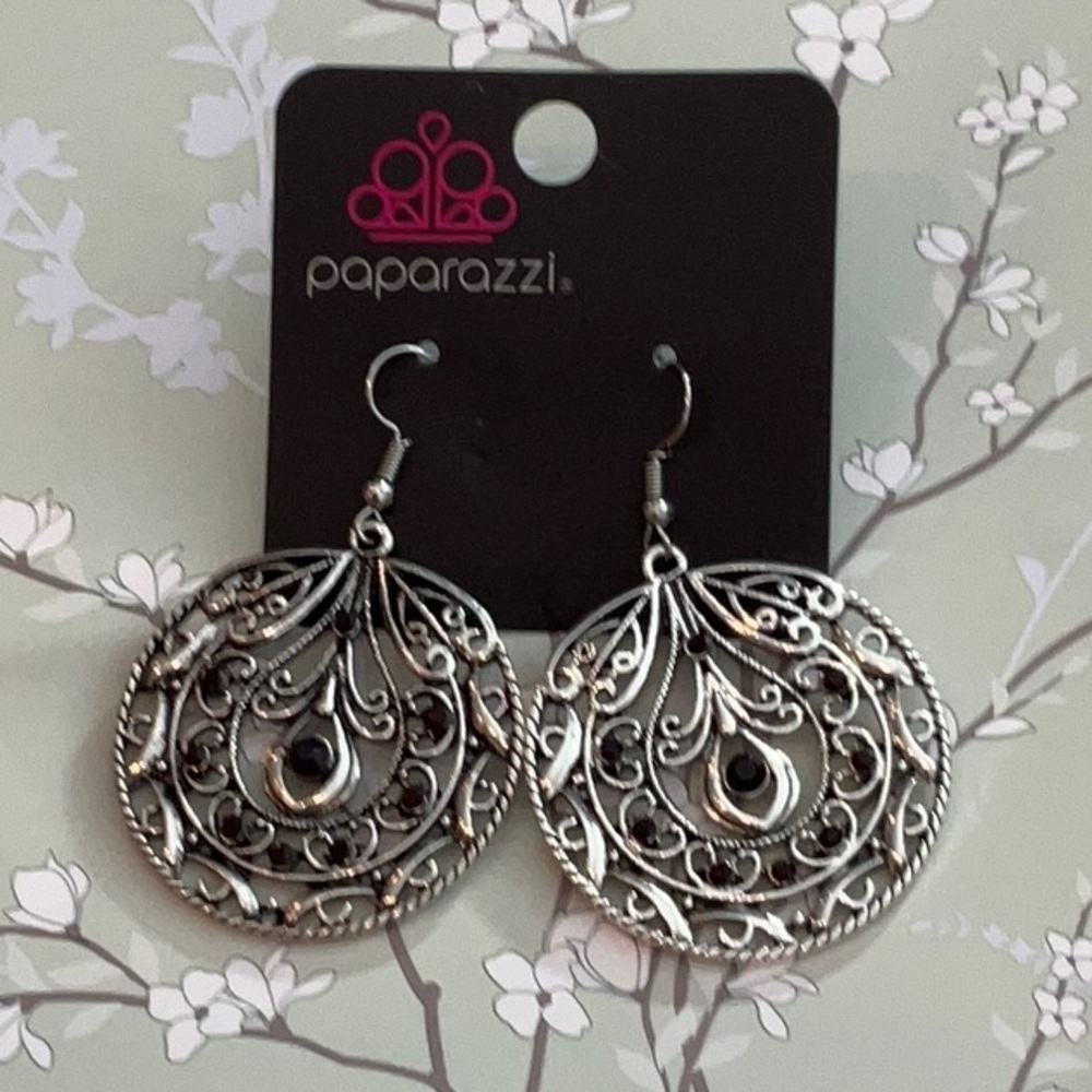 ❄️ Paparazzi | Silver Filigree Dangle Earrings Boho Shabby Chic